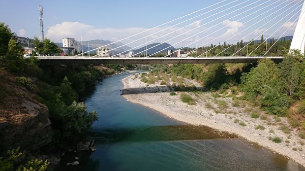 Symbolträchtige Hängebrücke