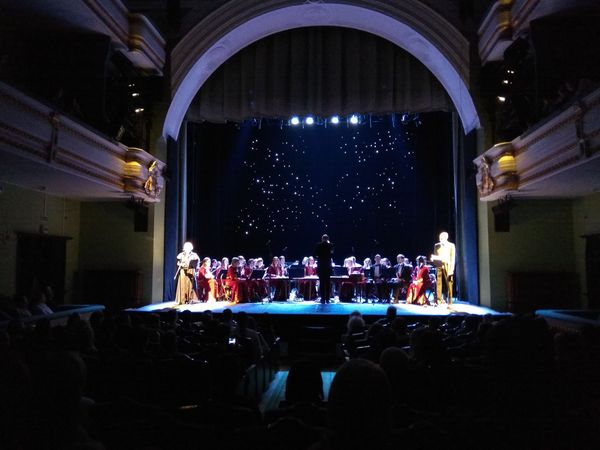 Größtes Theater Belaruss erleben