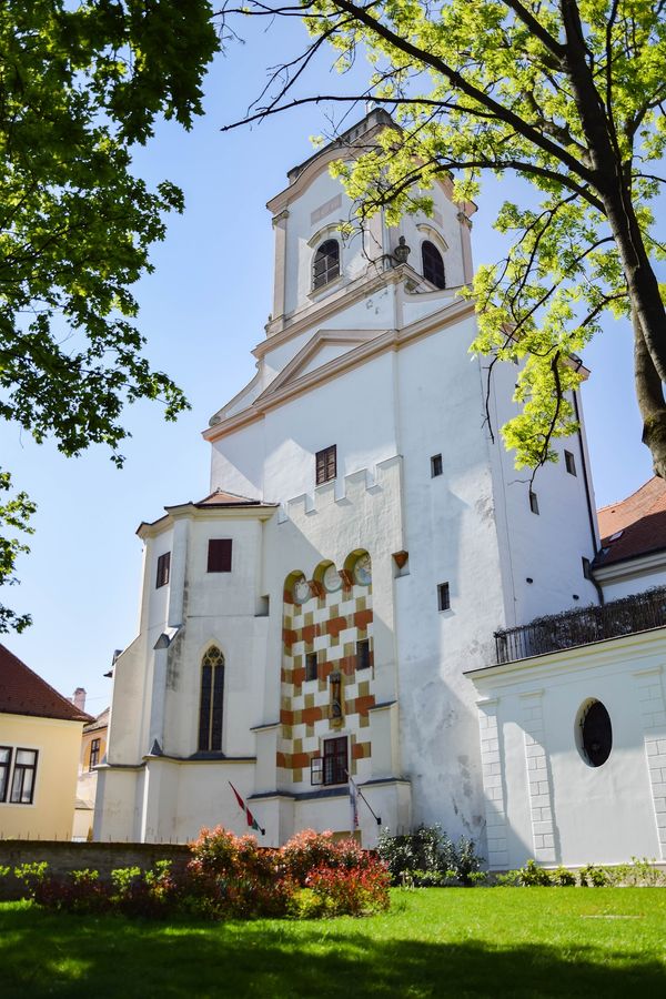 Erkunden Sie die Mischung aus Gotik, Renaissance und Barock