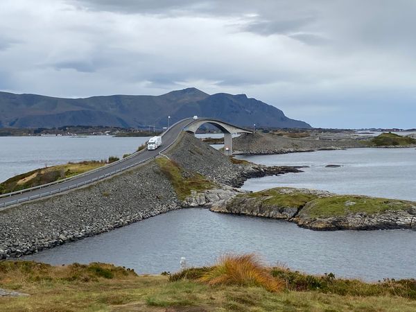 Atemberaubende Fahrt auf der Atlantikstraße