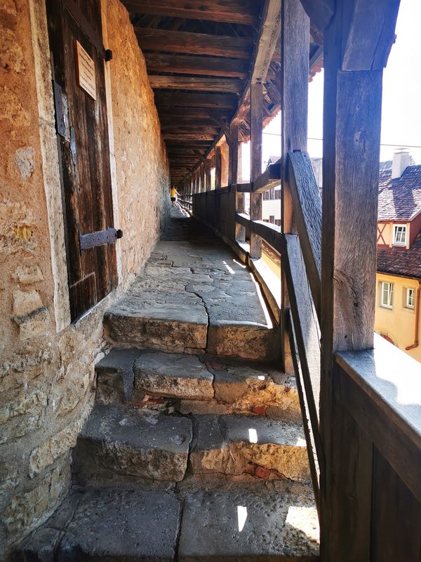 Historischer Spaziergang auf der Mauer
