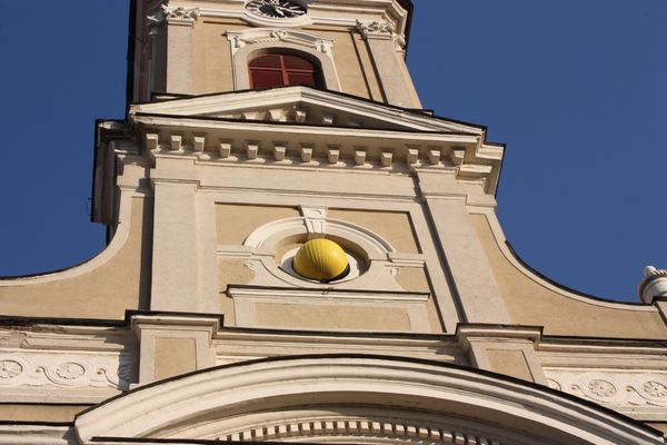 Einzigartige Kirche bei Nacht erleben