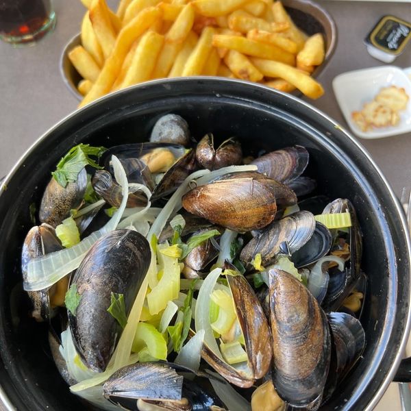 Traditionelle Moules-frites