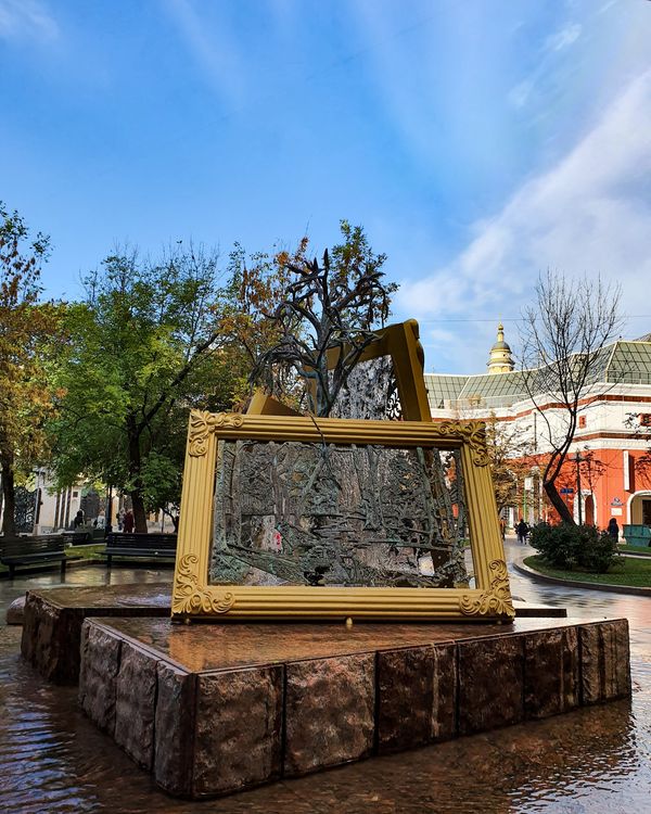 Inspiration am sprudelnden Kunstbrunnen