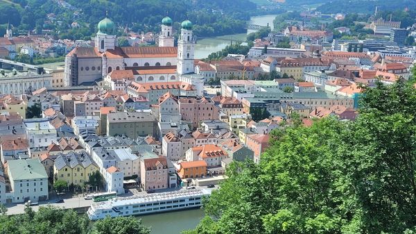 Burg mit Aussicht über Passau