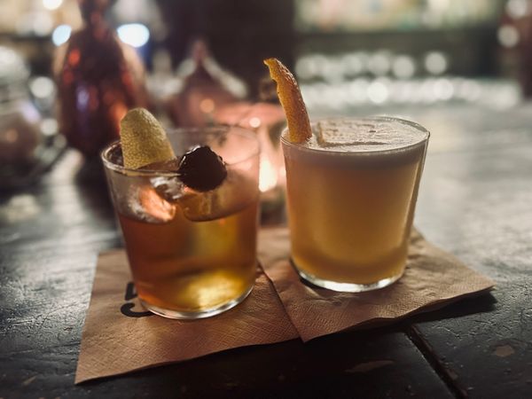 Geheime Cocktailbar mit verstecktem Eingang