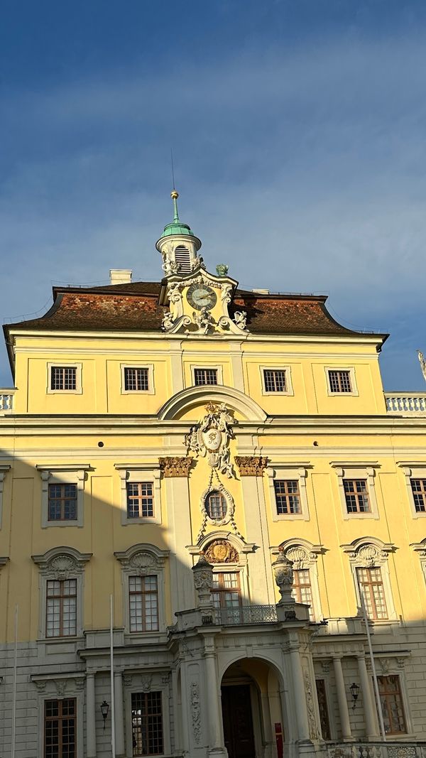 Genieße kulturelle Highlights im Schlossambiente