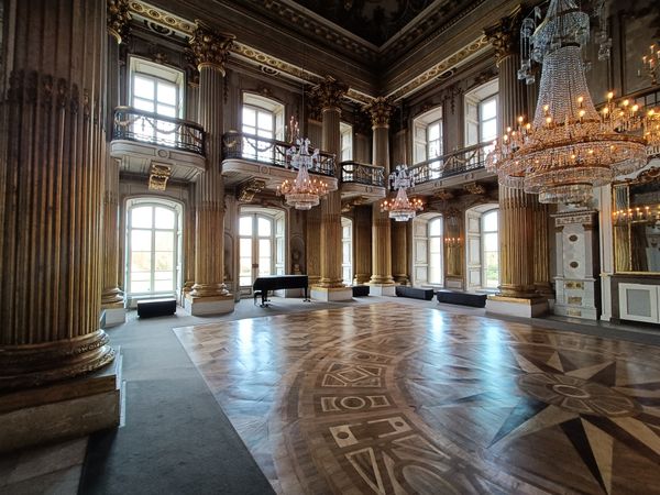 Prachtvolles Barockschloss mit Park