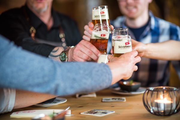Ein Bier in historischem Gemäuer