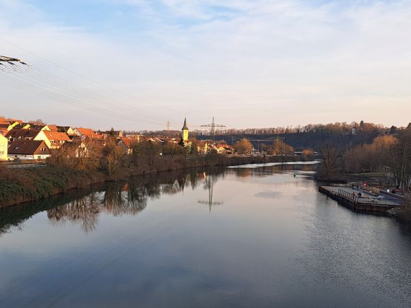 Entspannte Stunden auf dem Wasser