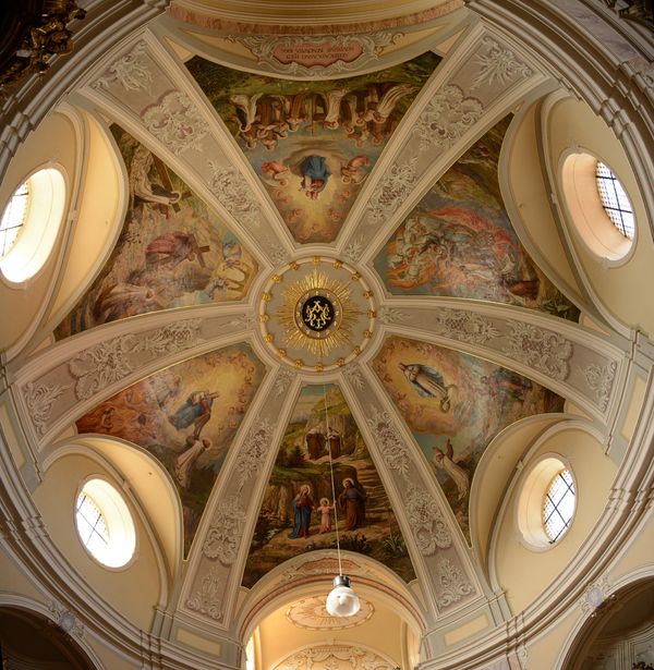 Die beeindruckende Karmeliterkirche in Gyor