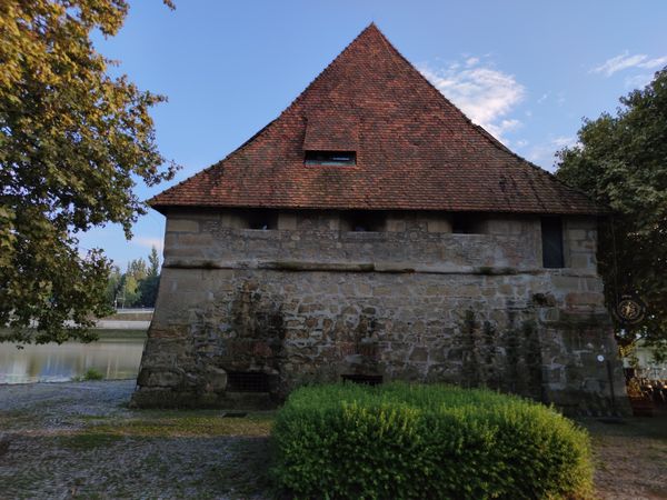 Geschichtsträchtige Begegnungen am Ufer der Drau mit Weinverkostung