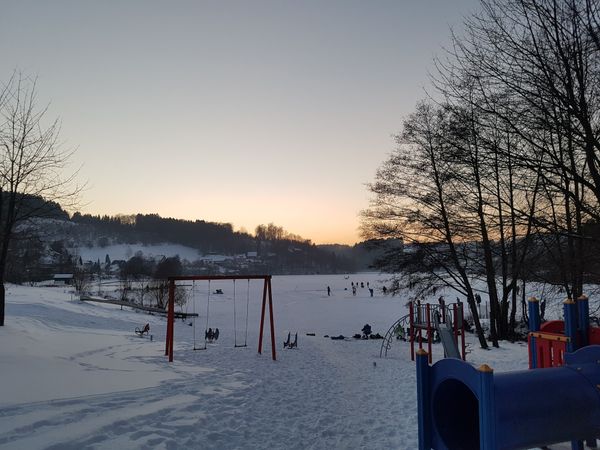 Badespaß im idyllischen Naturfreibad