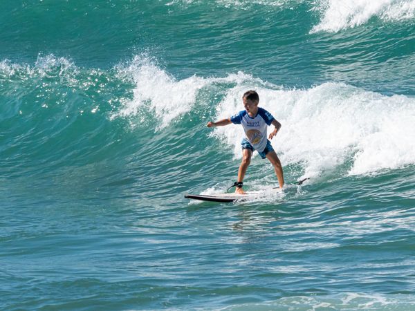 Surfen lernen am Strand