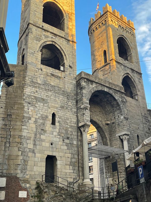 Historische Spuren an der Porta Soprana