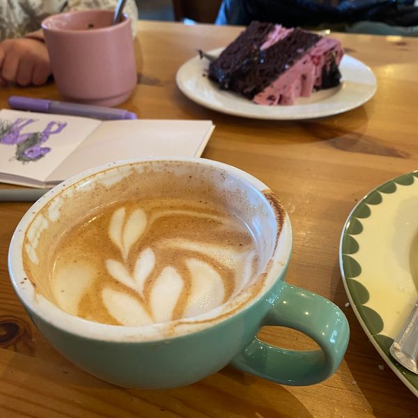 Süße Verführung in gemütlichem Café