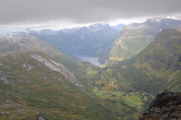 Spektakulärer Aussichtspunkt am Fjord