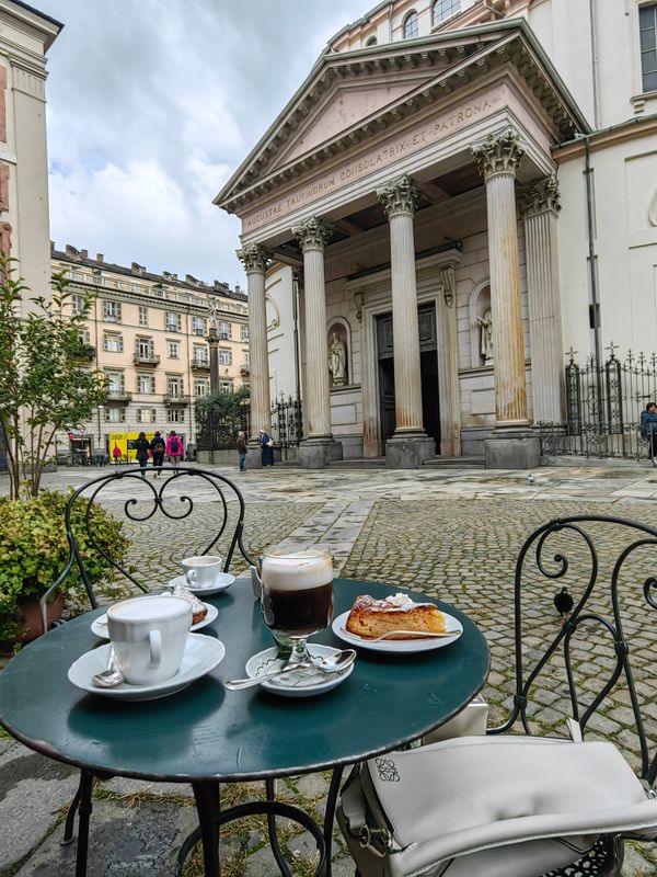 Traditionellen Turiner Kaffee genießen