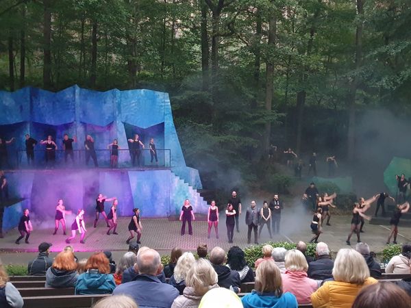 Open-Air Theater in idyllischer Natur