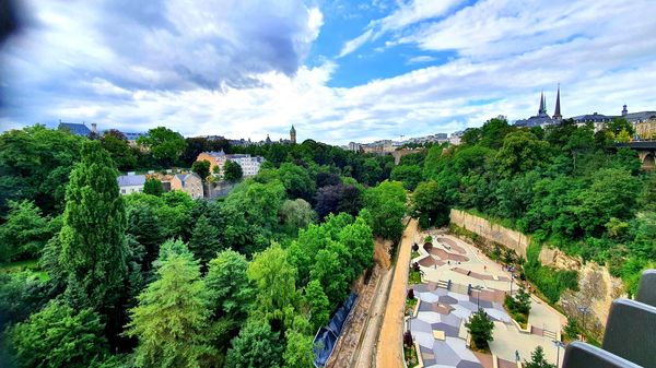 Europas größter Skatepark umgeben von historischer Festung