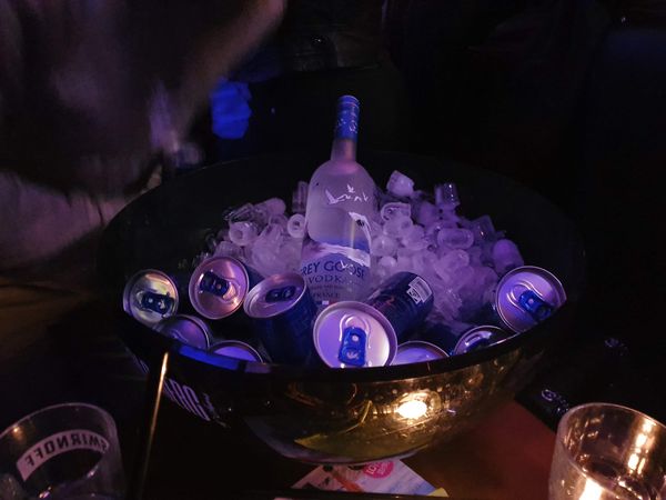 Stilvolle Bar mit exquisiten Drinks