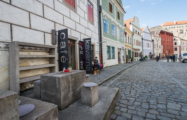 Gemütliches Café mit Wohnzimmeratmosphäre