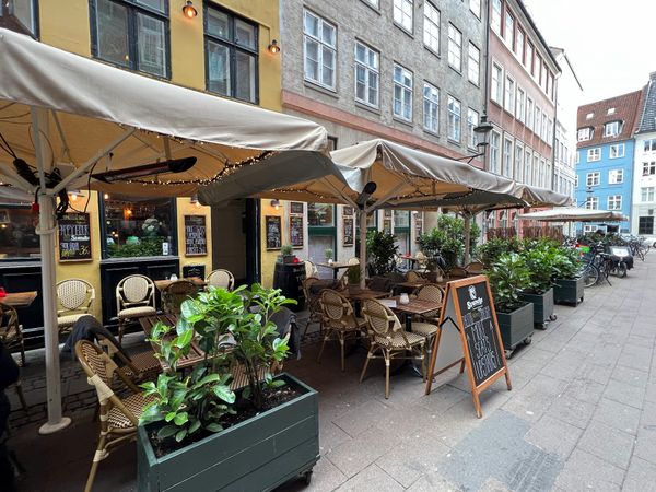 Trendige lokale Cafés