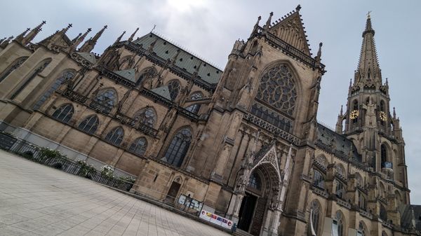 Einmal Eremit sein im Turm des Mariendoms