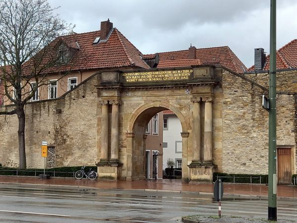 Historisches Tor als Fotospot: Heger Tor