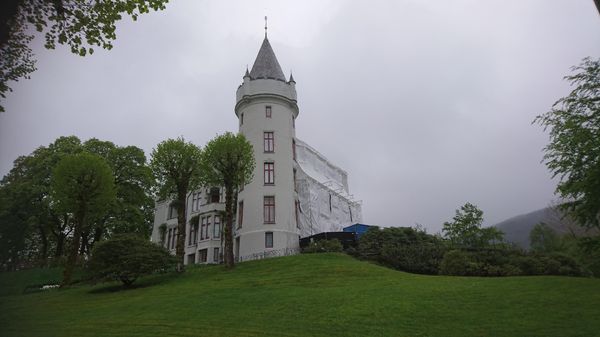 Märchenschloss mit königlichem Park