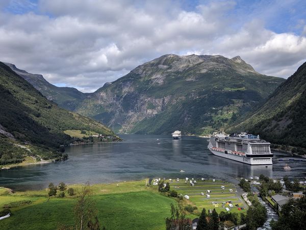 Tauche ein in die Welt der Fjorde