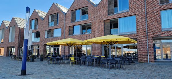 Kaffee und Kuchen am Alten Hafen