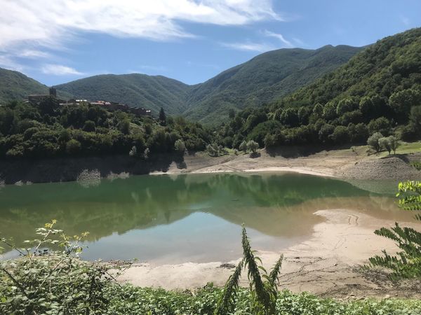 Entdecke die versunkene Stadt im See