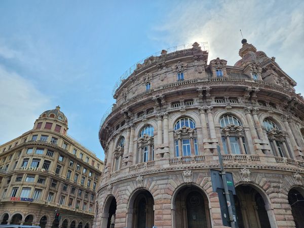 Das pulsierende Herz Genuas: Piazza de Ferrari