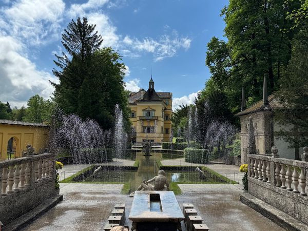 Spaßige Wasserspiele im Schloss Hellbrunn