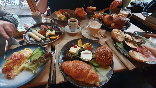 Gemütliches Frühstück im Luisenviertel