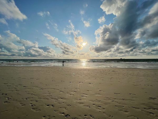 Endlose Spaziergänge am weißen Sandstrand