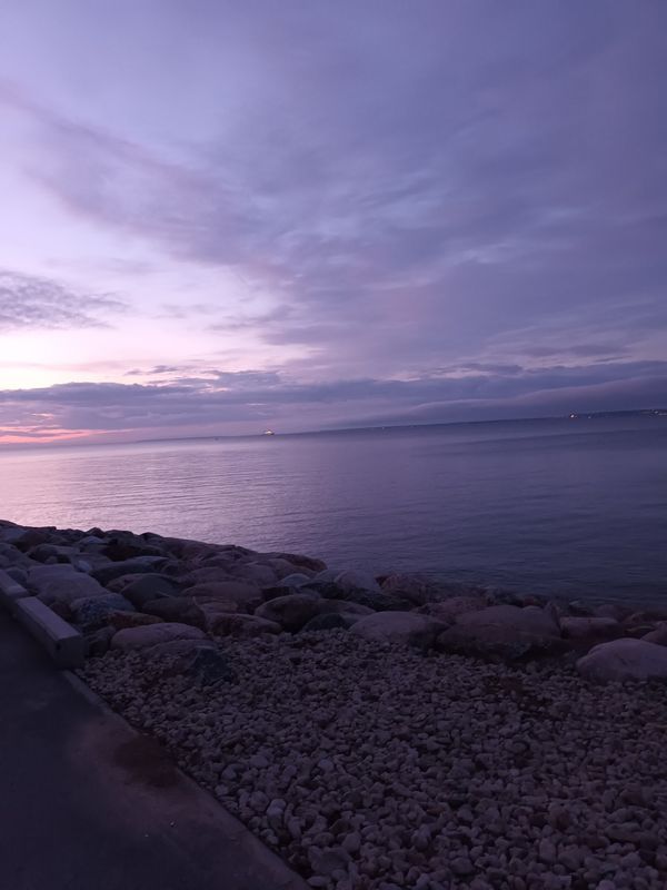 Einzigartiger Spaziergang am Meer