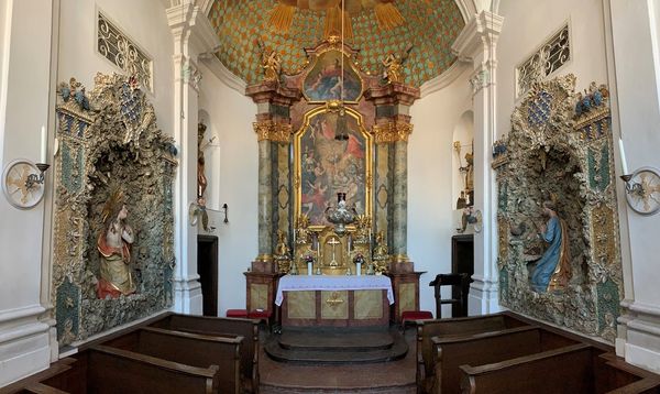 Stille Momente in historischer Kapelle