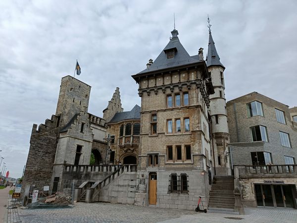 Antwerpens ältestes Gebäude erkunden