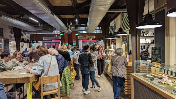 Schlemmerparadies in alten Markthallen