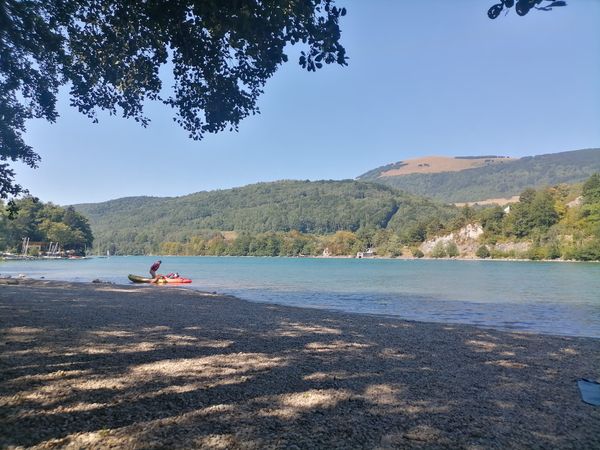 Kristallklares Wasser & Alpenpanorama