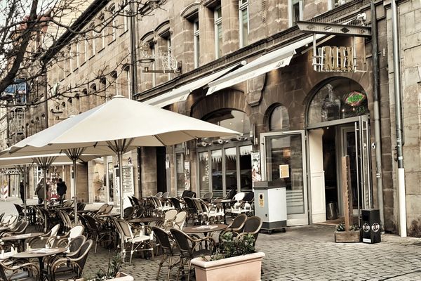 Genieße Kaffee im Jugendstil-Ambiente