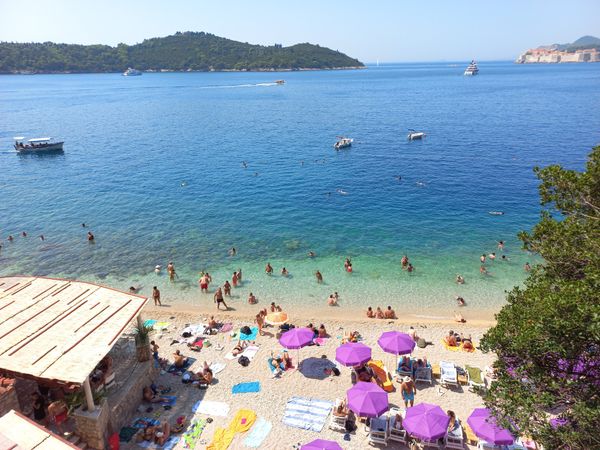 Verstecktes Strandjuwel mit Postkartenblick