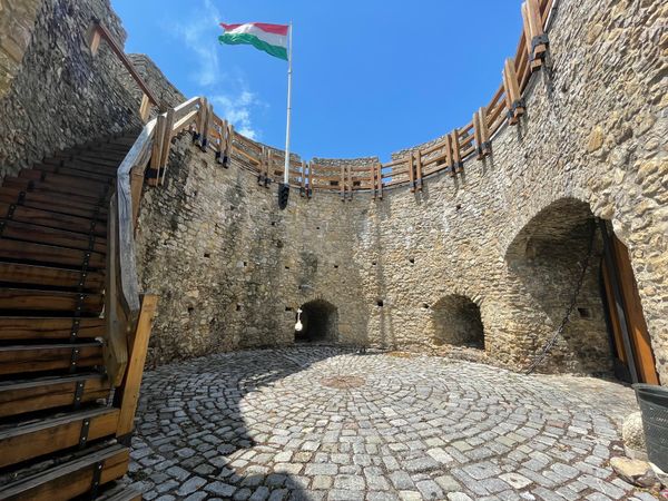 Mittelalterliche Festung mit Aussicht