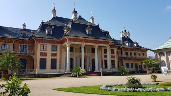 Schloss und Park mit einzigartiger Flora