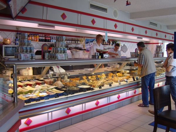 Frische Fischbrötchen direkt am Hafen