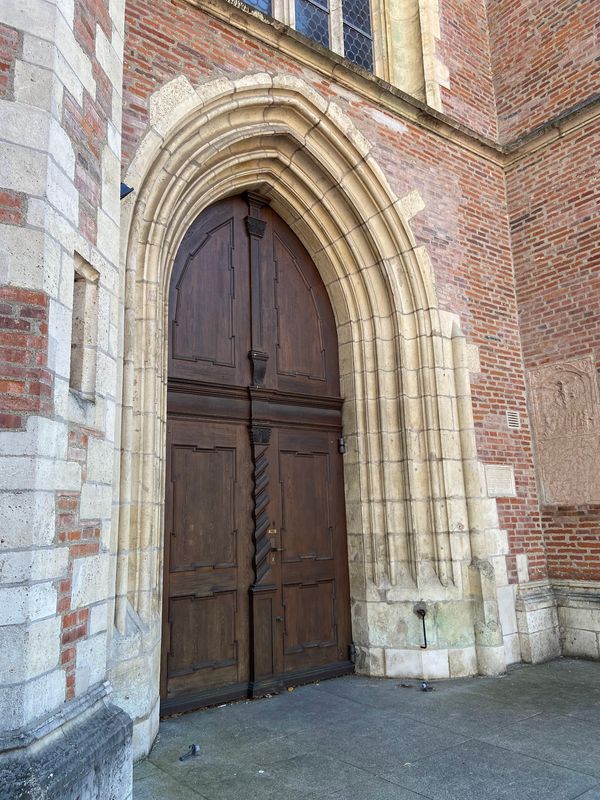 Gotische Schönheit prägt Stadtbild