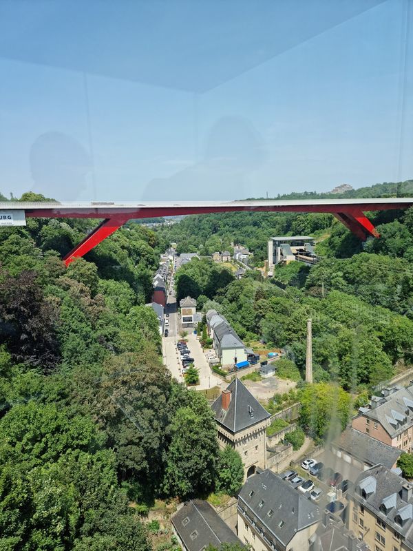 Schweben über der Stadt: Ein Panoramaaufzug-Erlebnis