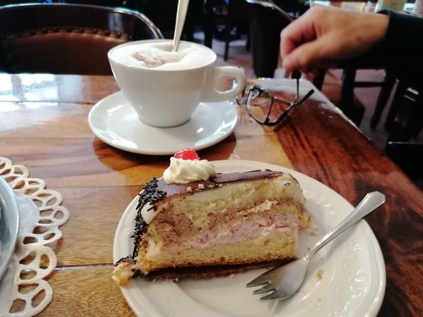 Gemütlicher Kaffee direkt am Wasser